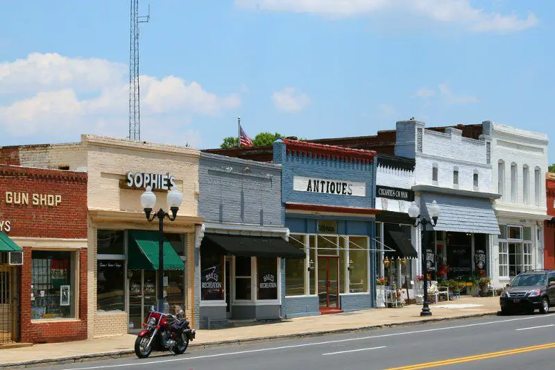 Main_Street, Pineville, second safest city in North Carolina